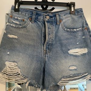 Abercrombie distressed shorts size 4